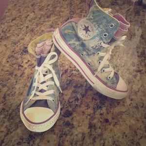 Converse tie dye chuck Taylor’s. Size 12